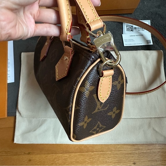 NEW Louis Vuitton LV NANO SPEEDY Monogram 2023 with Removable Adjustable Strap - Picture 4 of 11